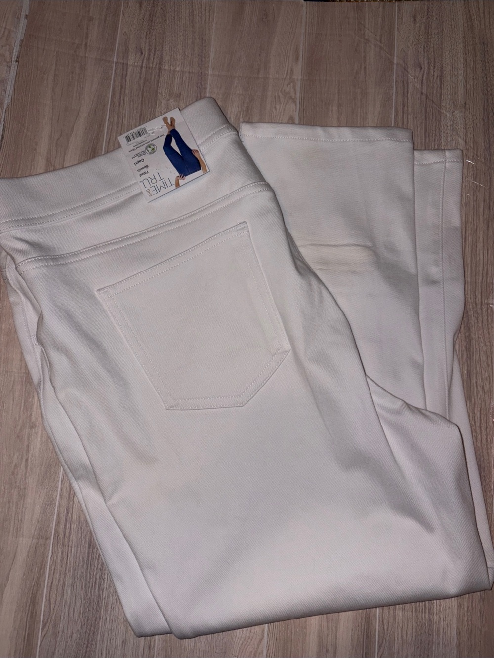 Time and Tru White Skinny Jeans with Classic Back Pocket